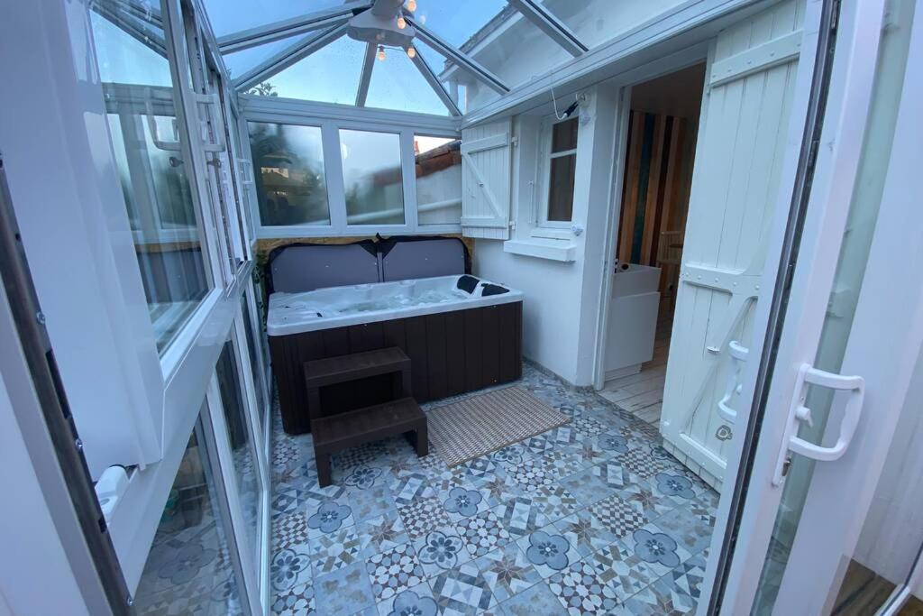 Maison De Plage Avec Spa/Jacuzzi A 250 M De La Mer La Tranche-sur-Mer Exteriör bild